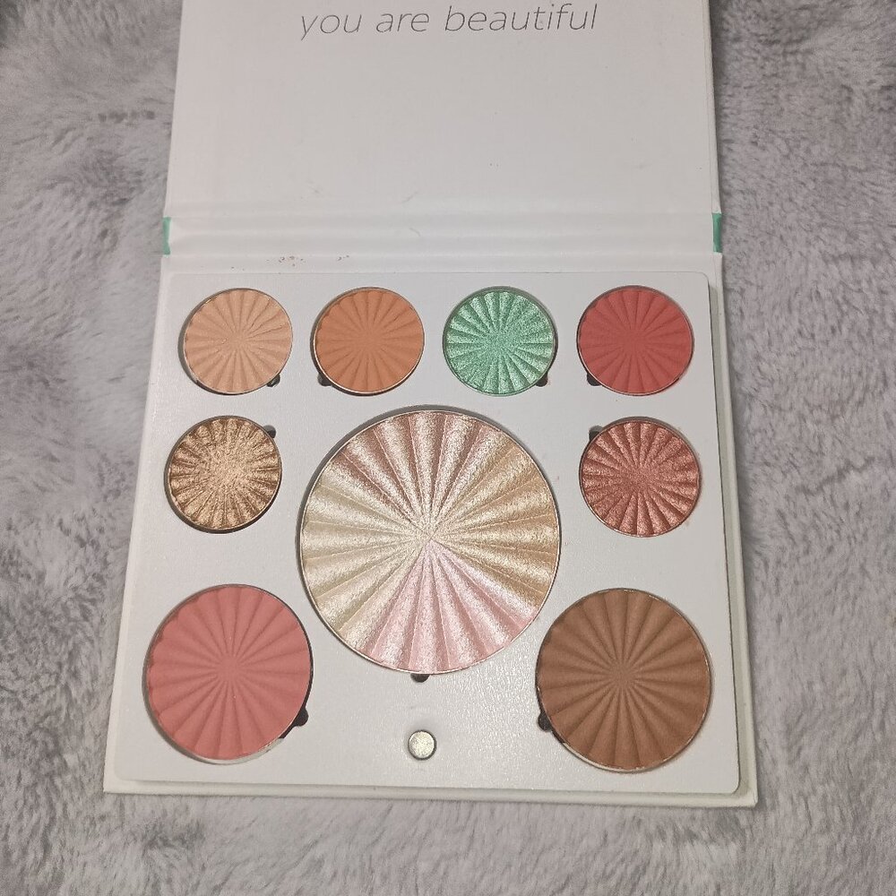 Ofra Good to Go Mini Mix Palette